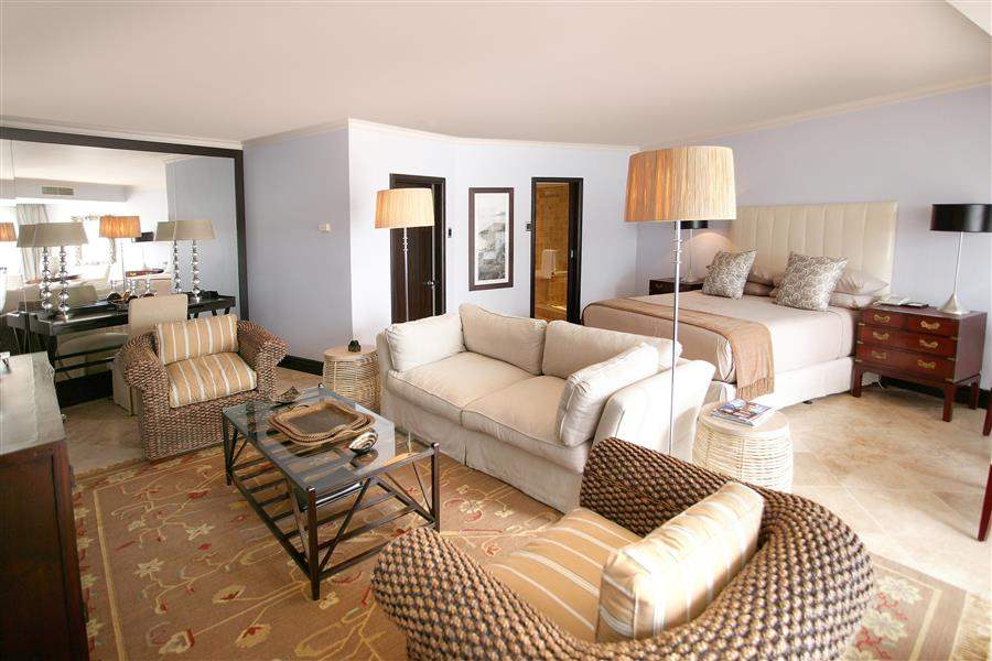 Beverly Hills Hotel Suite