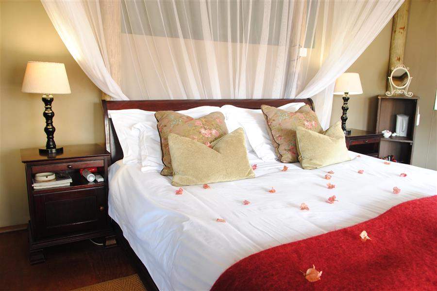 Thornybush Chapungu Luxury Tented Camp King Bed