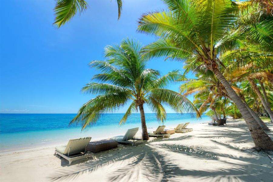 Vomo Island Resort Fiji Sunbeds