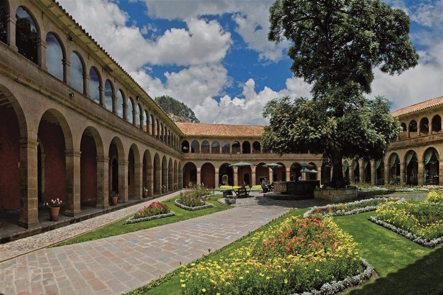 Hotel Monasterio Cusco garden