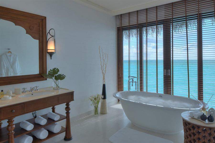 The Residence Maldives Water Villa Bath
