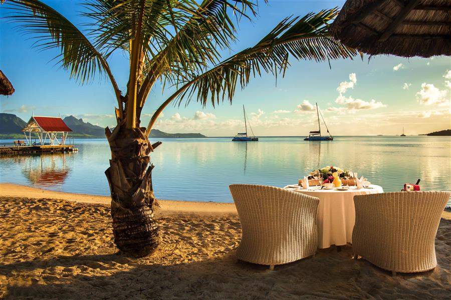 Preskil Island Resort Beach Dining
