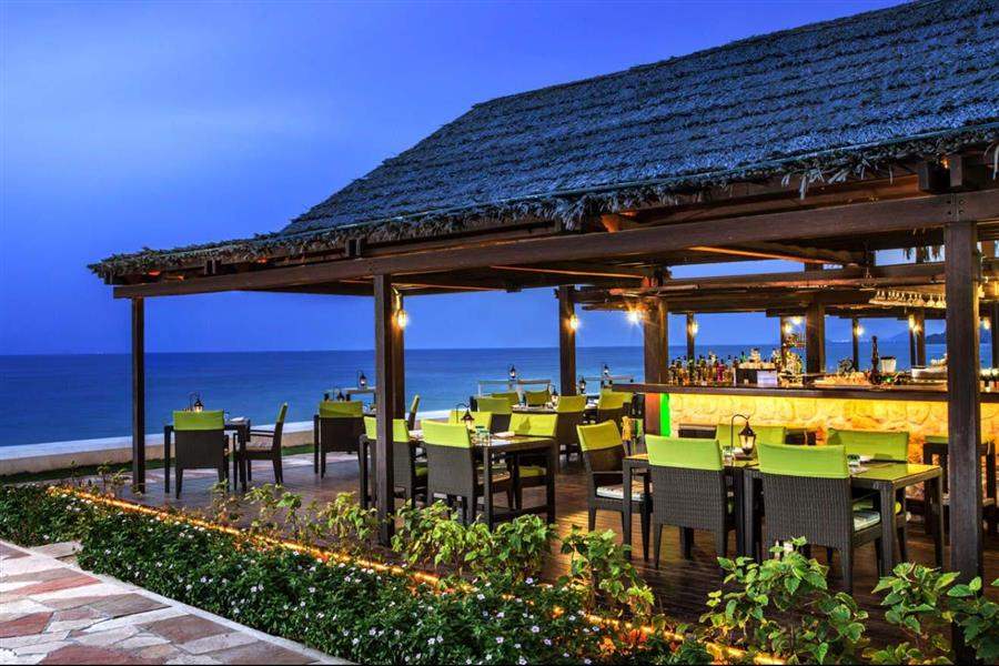 Le Meridien Al Aqah Beach Resort Barand Grill