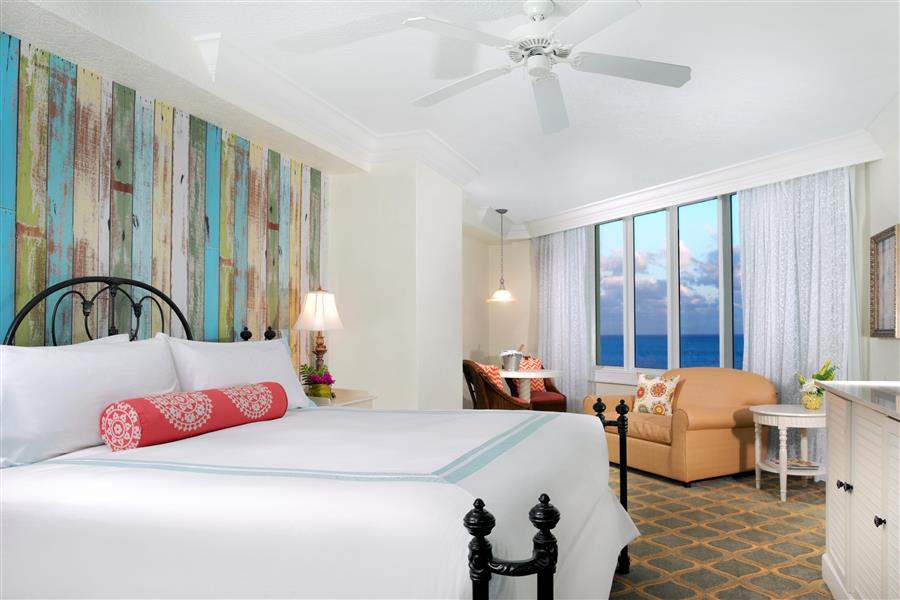 Pelican Grand Beach Resort Corner King Room