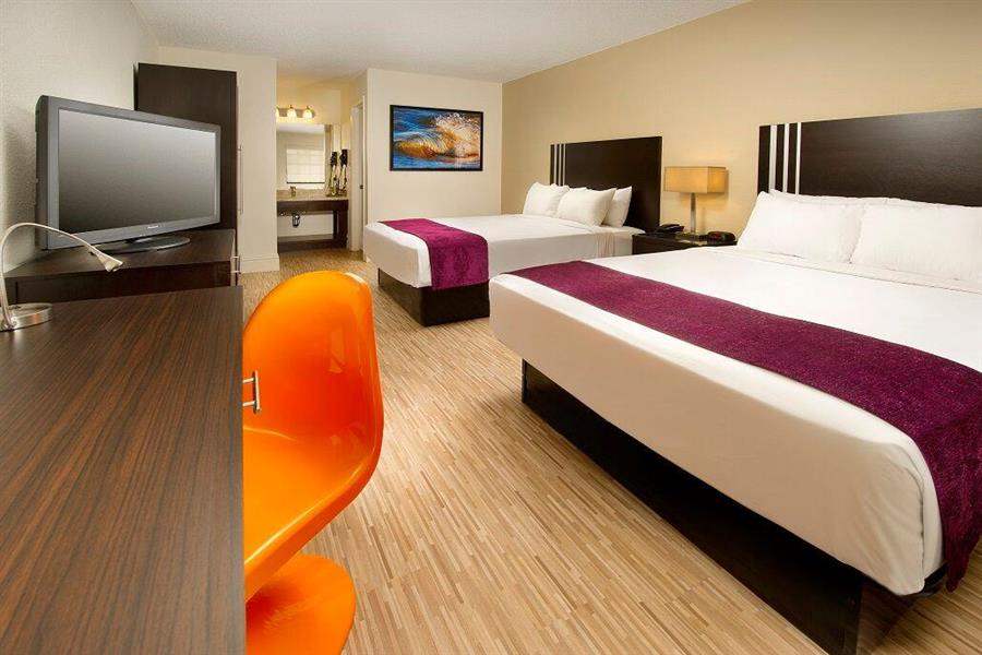 Avanti Resort Twin Room