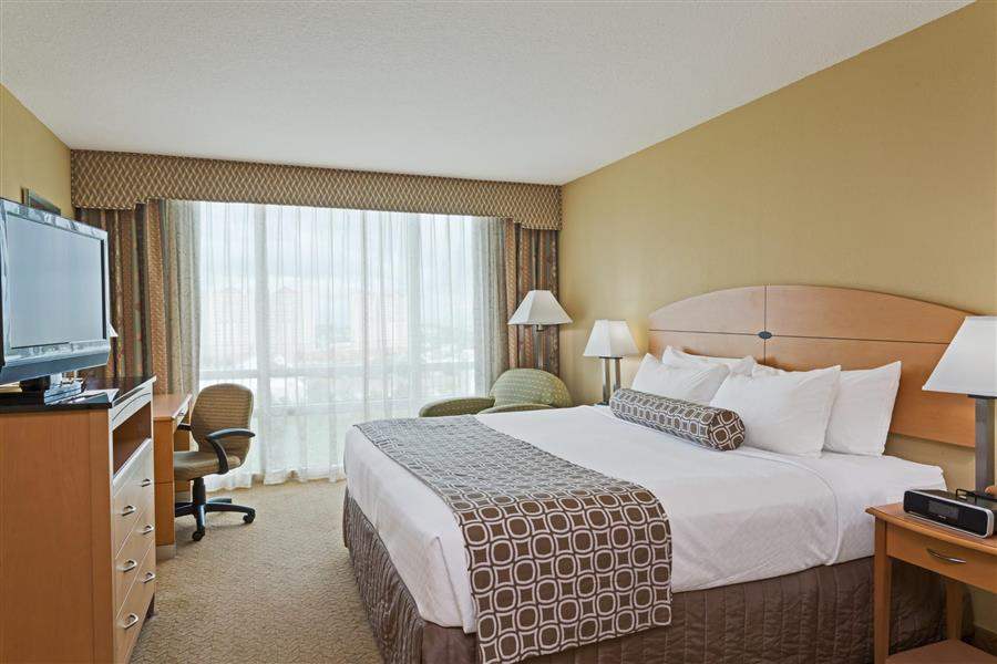Crowne Plaza Orlando Universal Bedroom